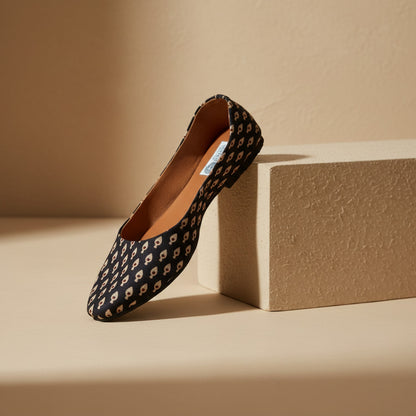 Ajrakh Print Leather Juttis – Handcrafted Slip-On Ethnic Flats