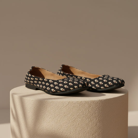 Ajrakh Print Leather Juttis – Handcrafted Slip-On Ethnic Flats