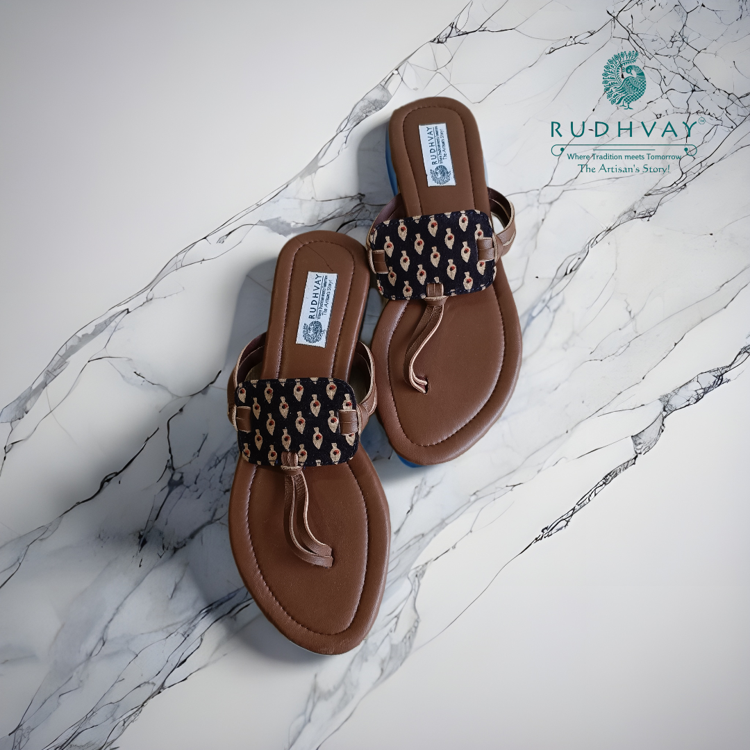 Rudhvay Black Hnadcrafted Chappal