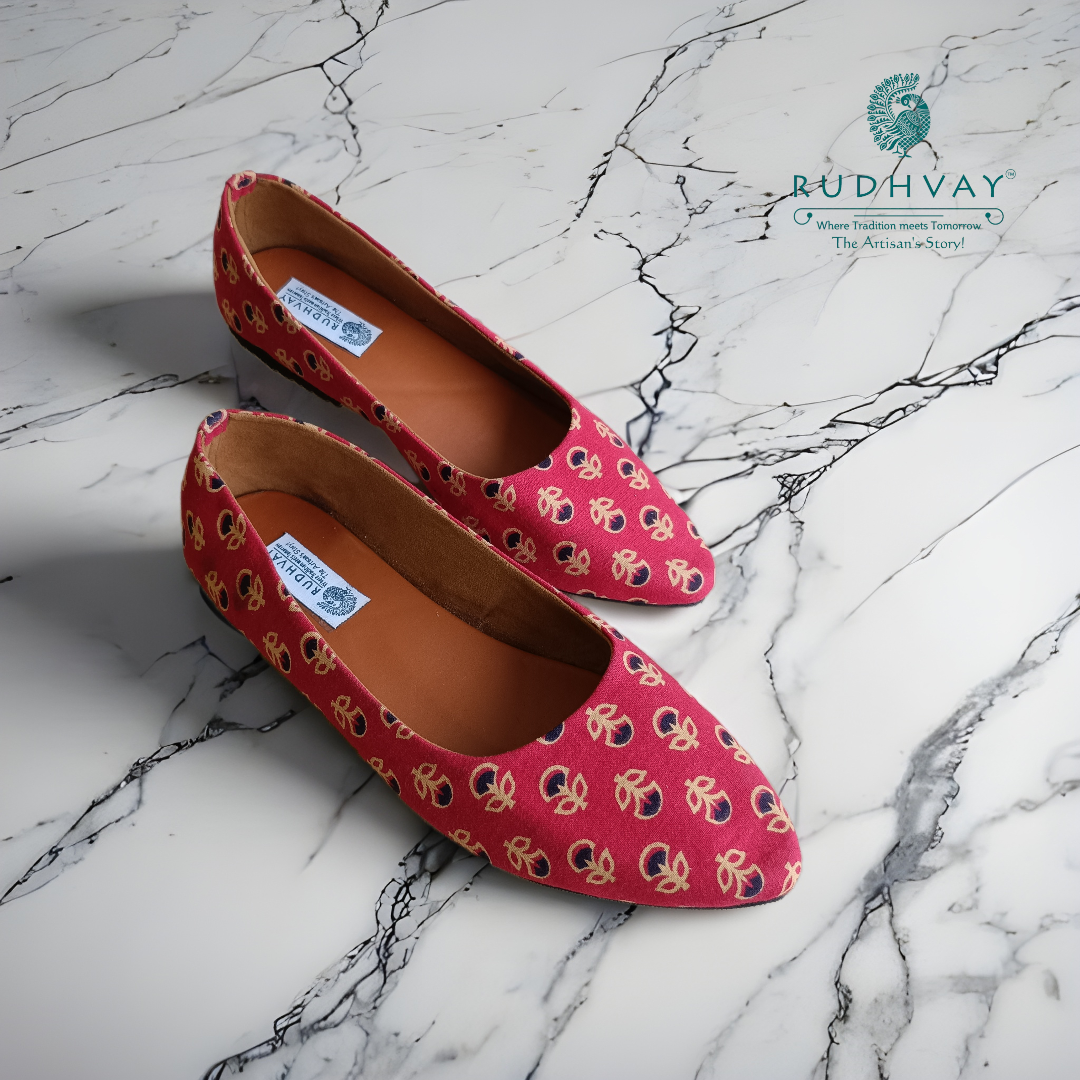 Rudhvay Red Fabric Jutti