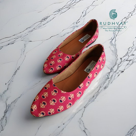 Rudhvay Red Fabric Jutti