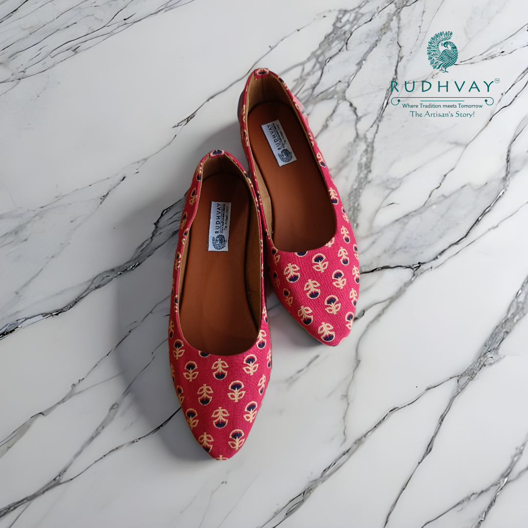 Rudhvay Red Fabric Jutti