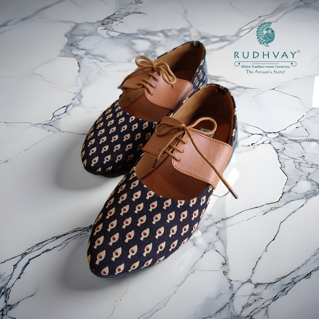 Rudhvay Black Fabric Jutti with Laces